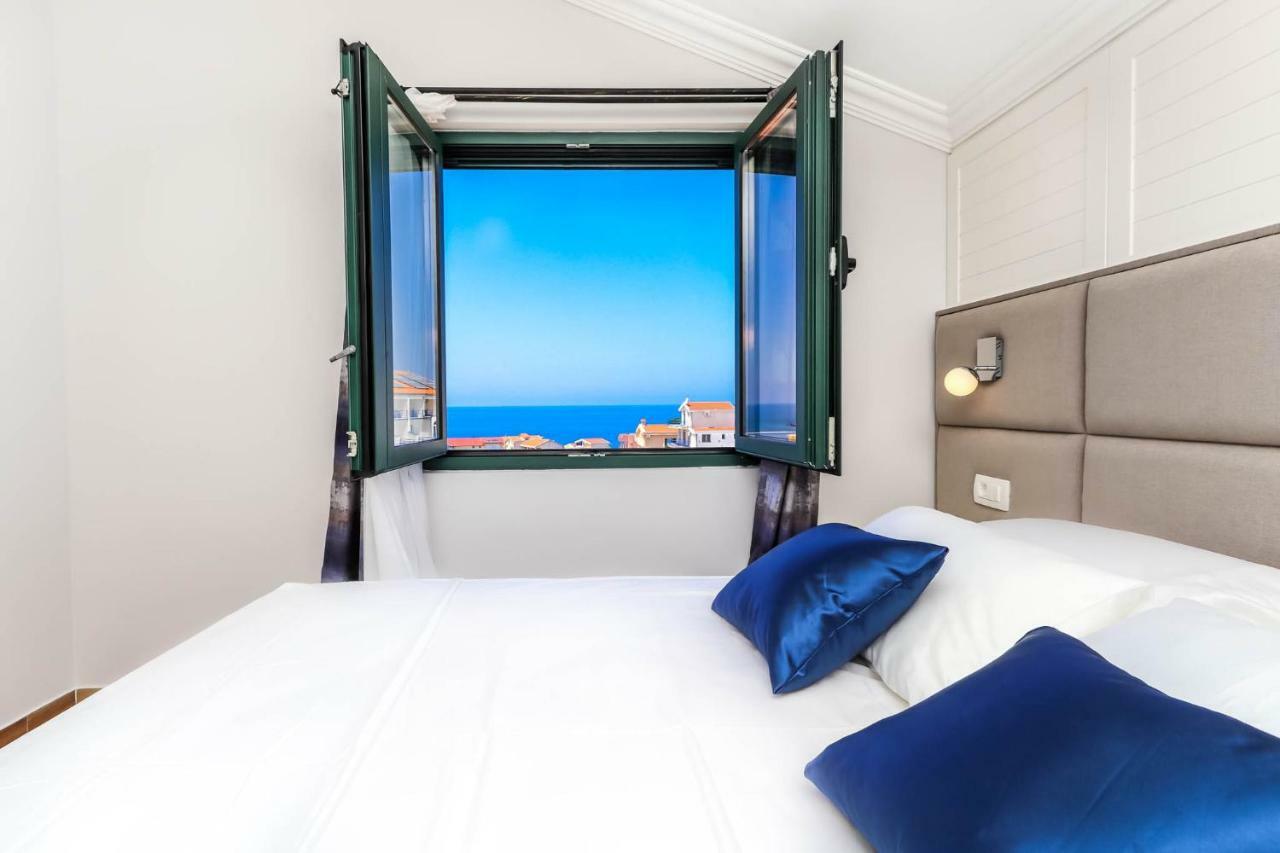 El Mar Apartments Бар Екстериор снимка